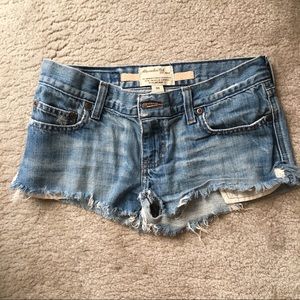 Abercrombie & Fitch distressed jean short-shorts